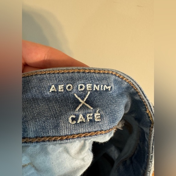 🚫sold🚫American Eagle Midi Super Super Stretch Distressed Short - Picture 4 of 6